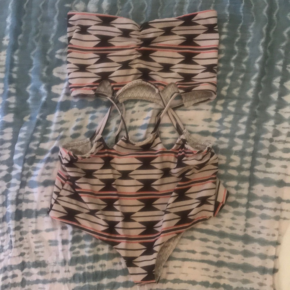 Acacia Mundaka one piece